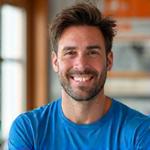 Ritratto professionale di Marco Bianchi, Lead Wellness Coach di Anima Oceano.